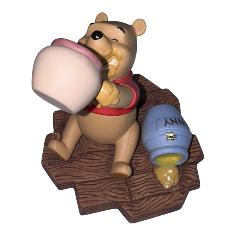 Pooh & Friends (NWT) “Life Is Sweet” collectible, porcelain figurine - Picture 9 of 11